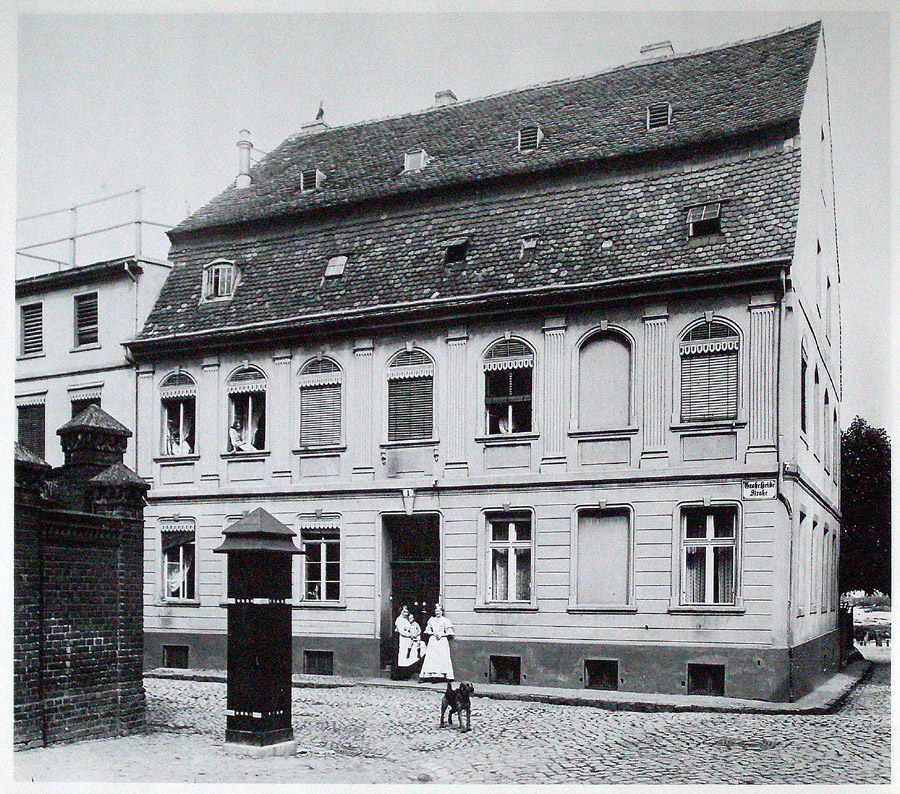 Hist. Foto des Spitta-Hauses, Strassenseite